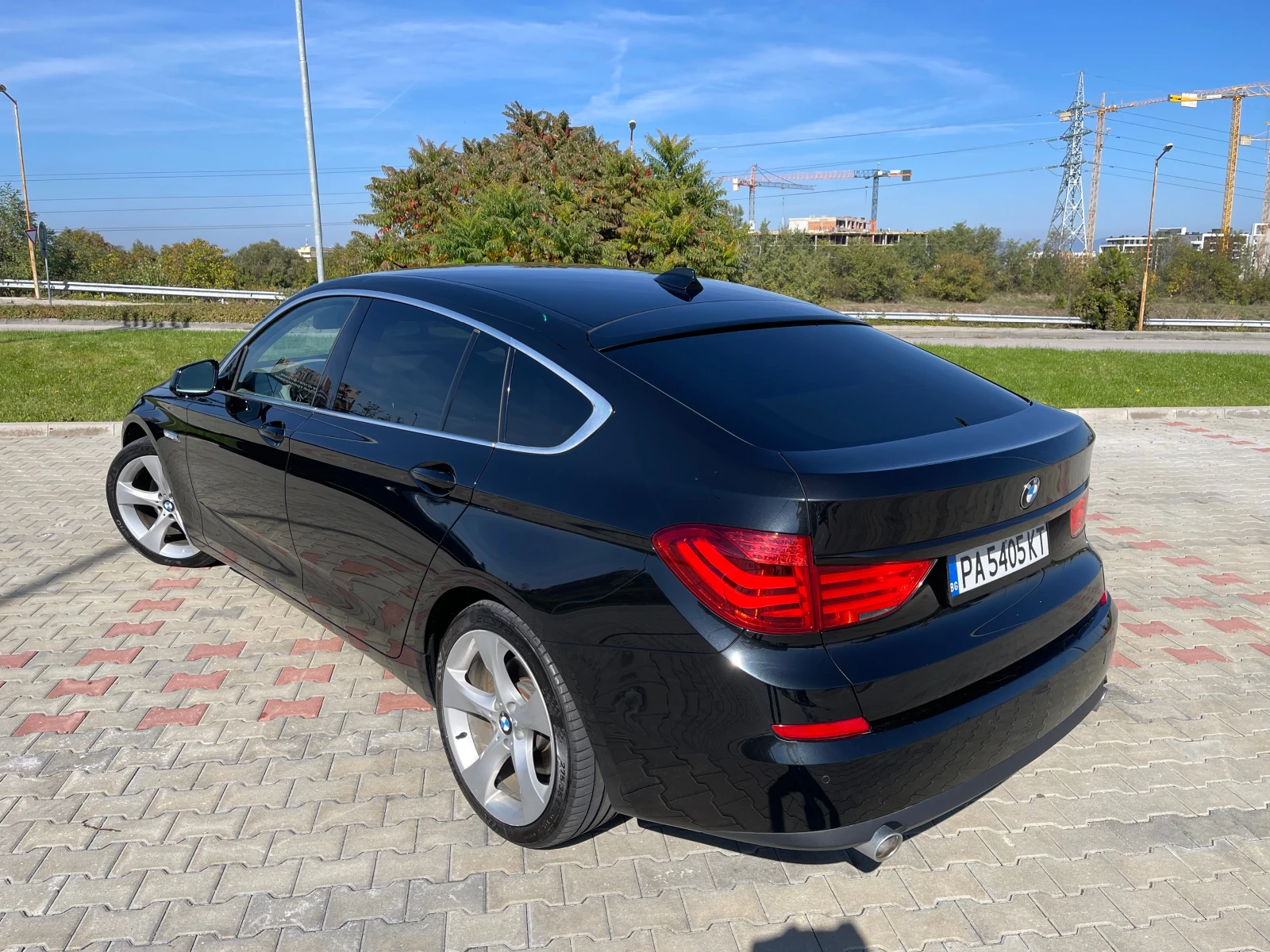 BMW 5 Gran Turismo 535d xDrive - изображение 3