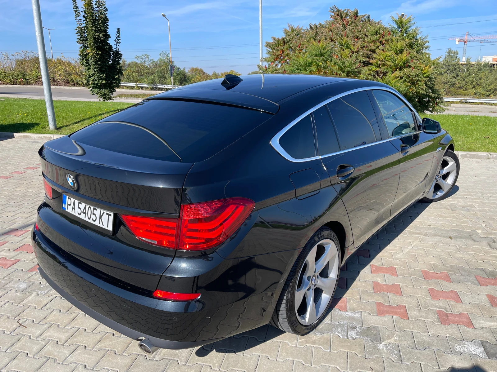 BMW 5 Gran Turismo 535d xDrive - изображение 4