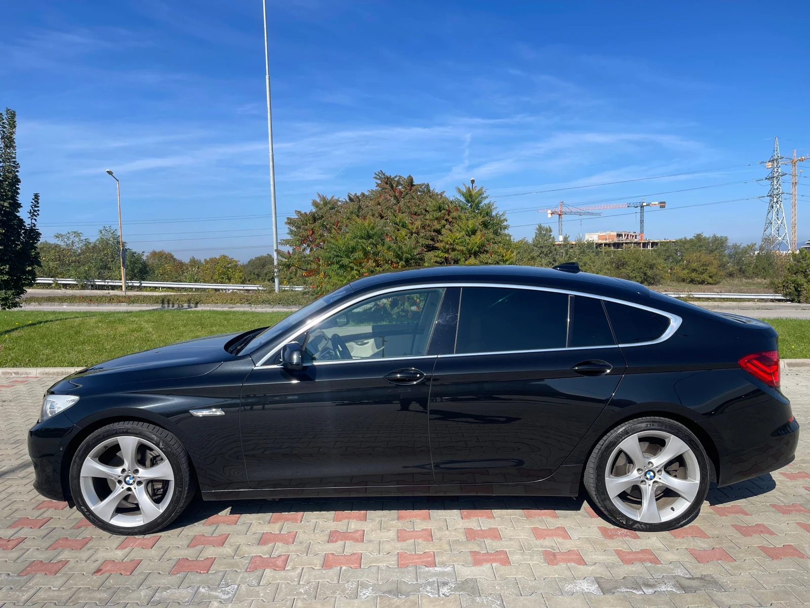 BMW 5 Gran Turismo 535d xDrive - изображение 2