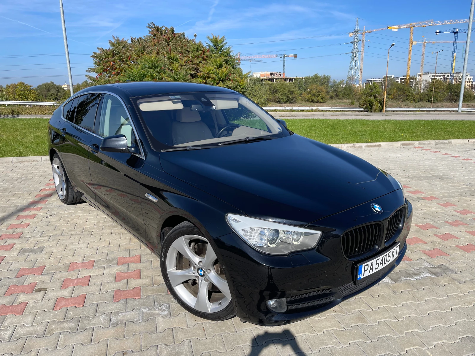 BMW 5 Gran Turismo 535d xDrive - изображение 6