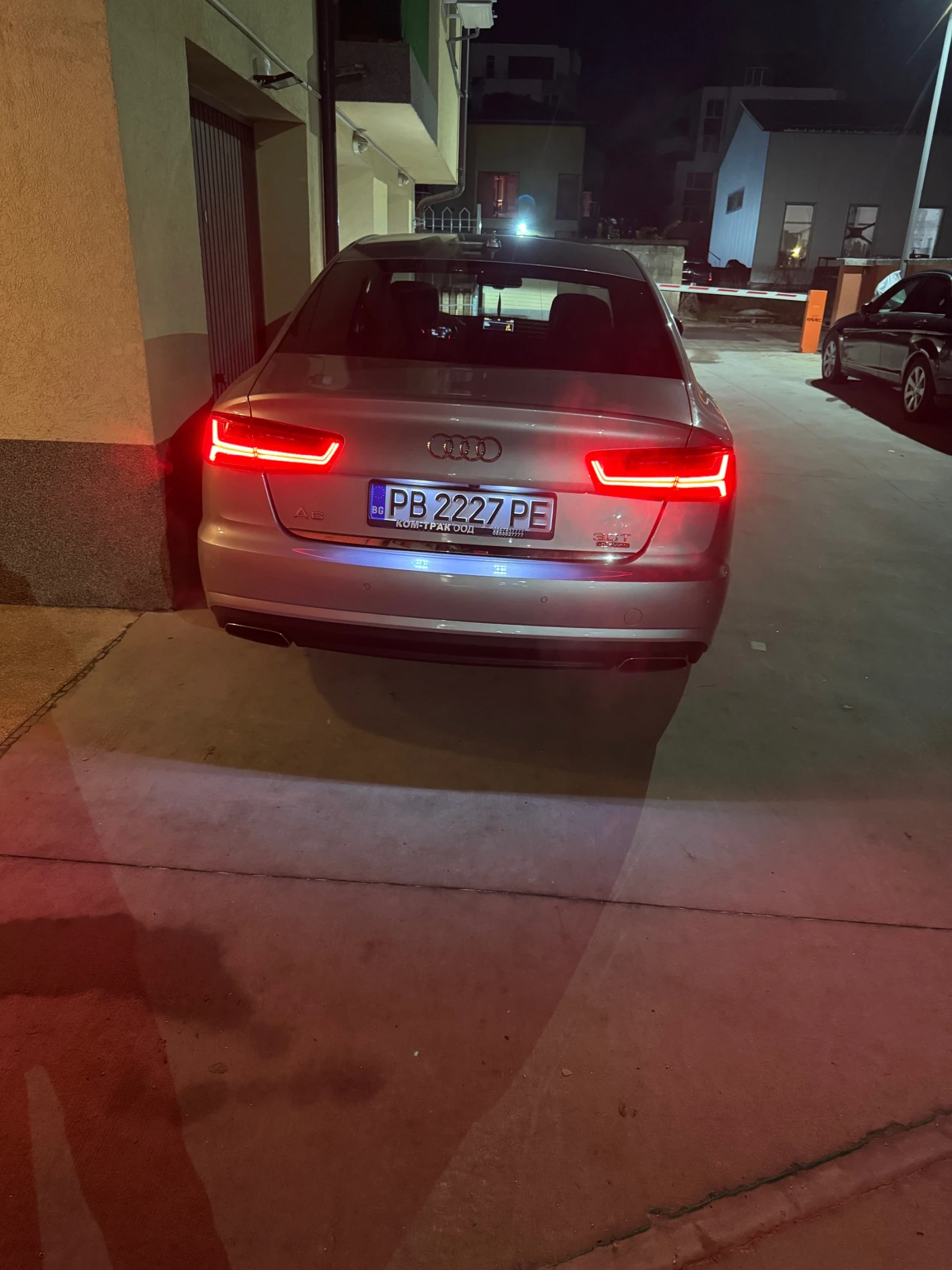 Audi A6, снимка 2 - Автомобили и джипове - 53790193