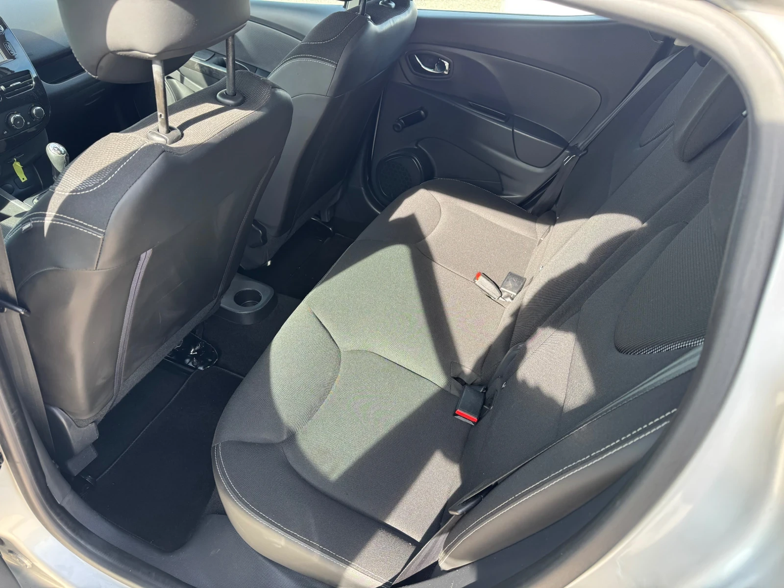 Renault Clio 1.5 dci, снимка 6 - Автомобили и джипове - 53608118