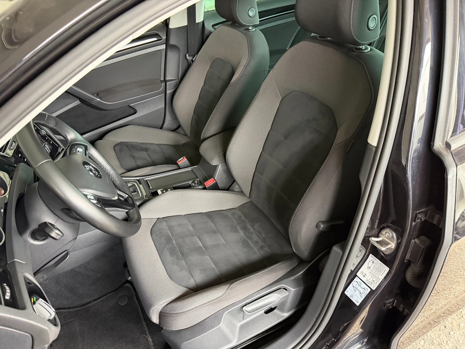 VW Golf 2.0TDI* DSG* �������� ������ � ����� ������� � VW | Mobile.bg � ����������� 9