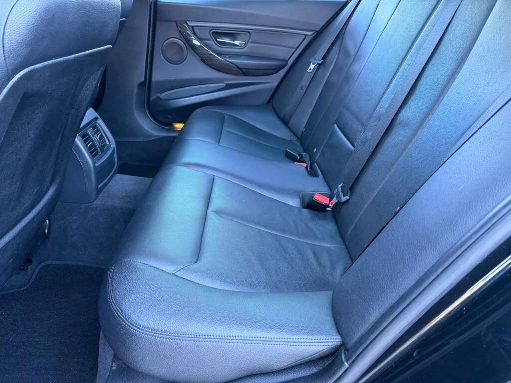 BMW 328 i* xDrive* АвтоКредит* (ЦЕНА ДО БГ)* , снимка 17 - Автомобили и джипове - 54024420