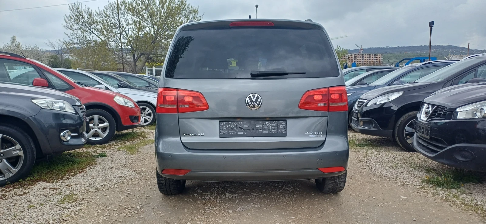 VW Touran 2.0 TDI, снимка 5 - Автомобили и джипове - 54314337