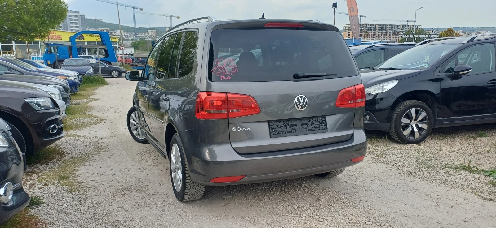 VW Touran 2.0 TDI, снимка 6 - Автомобили и джипове - 54314337