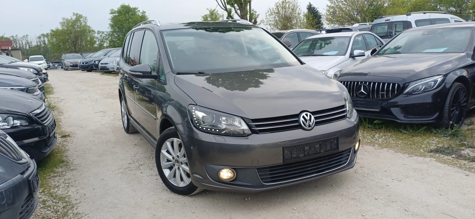 VW Touran 2.0 TDI, снимка 3 - Автомобили и джипове - 54314337
