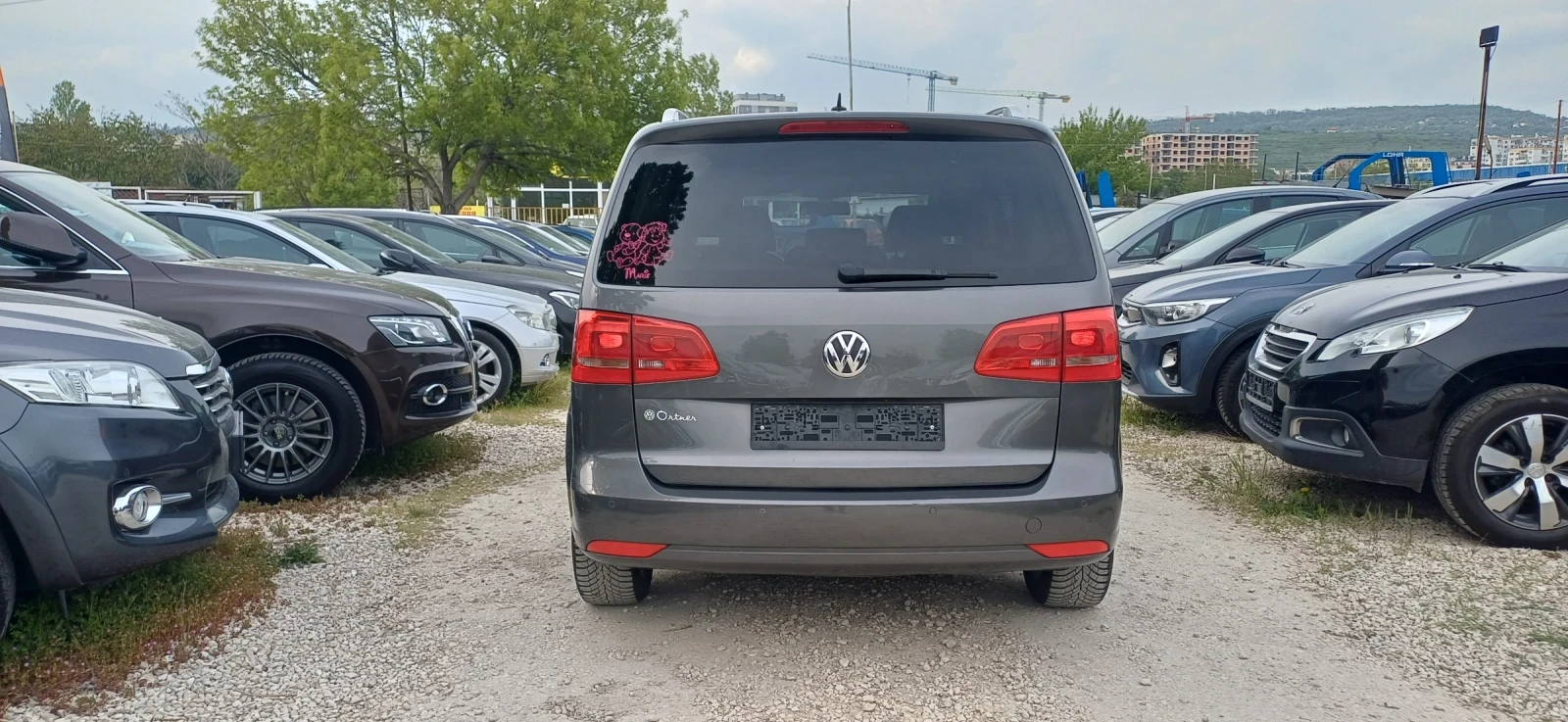 VW Touran 2.0 TDI, снимка 5 - Автомобили и джипове - 54314337