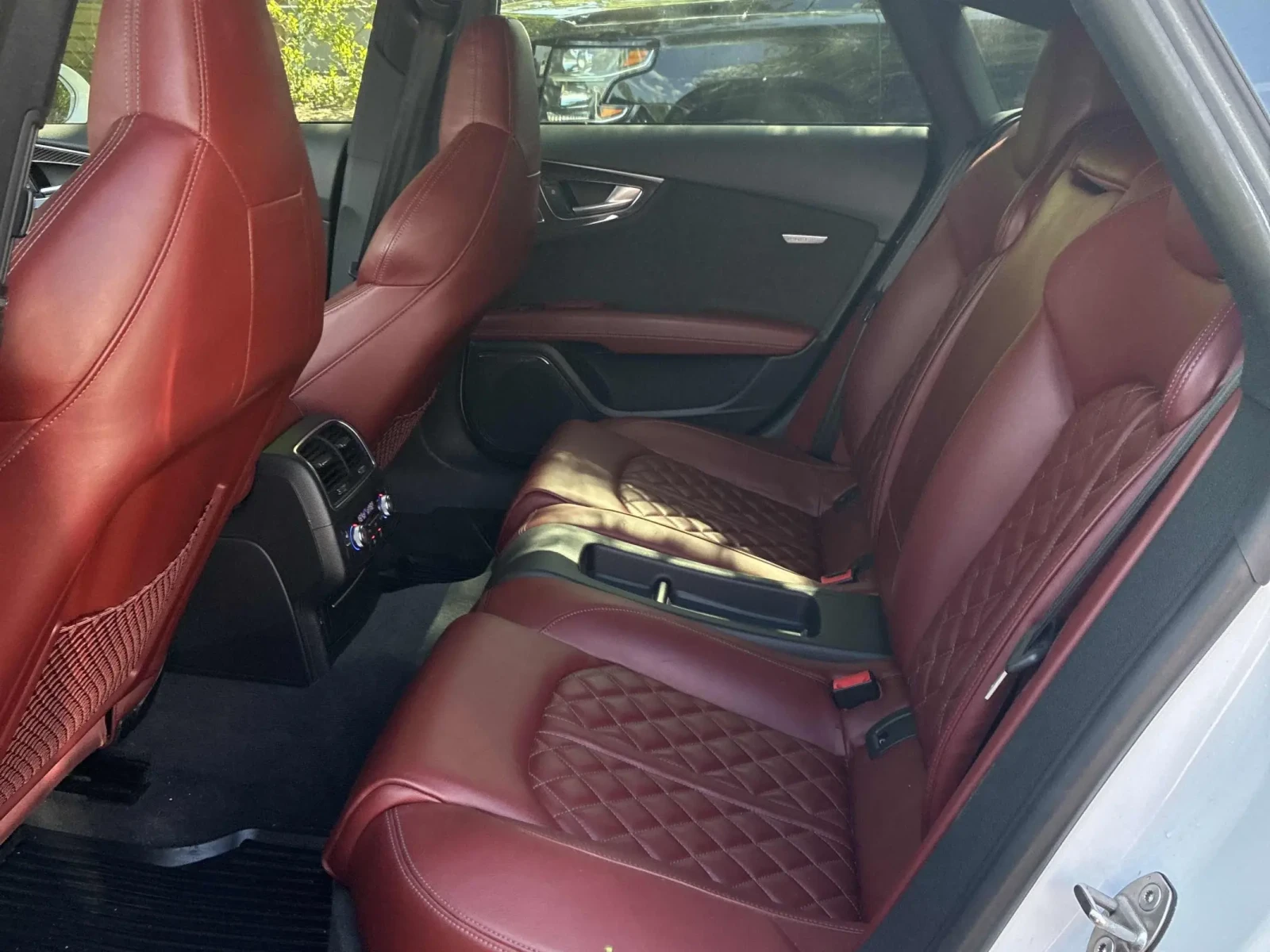 Audi S7 CARFAX * АВТО КРЕДИТ * ПРОГНОЗНА ЦЕНА ДО БГ * , снимка 10 - Автомобили и джипове - 54691556