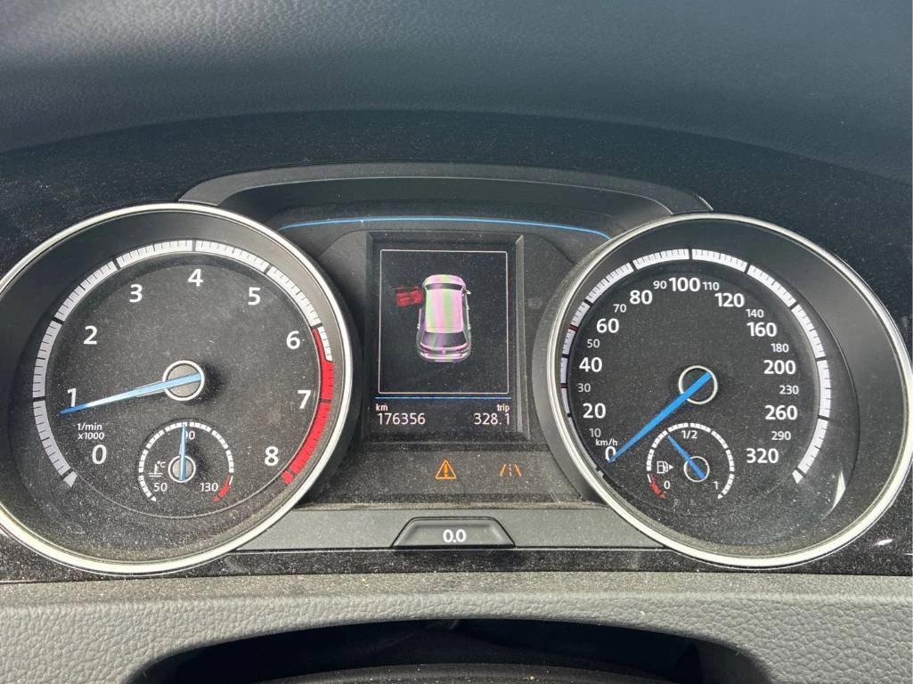 VW Golf R | DISTRONIC | ПОДГРЕВ | CARFAX | + ГУМИ | , снимка 8 - Автомобили и джипове - 54892577
