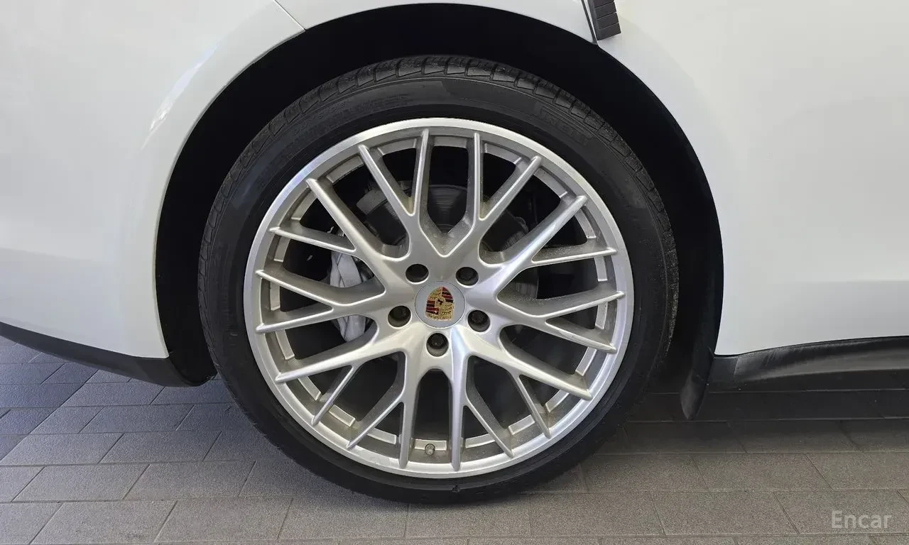 Porsche Panamera 971 3.0 AWD| V6| AWD| LED| NAVI| KAMERA| PDK, снимка 14 - Автомобили и джипове - 55145787