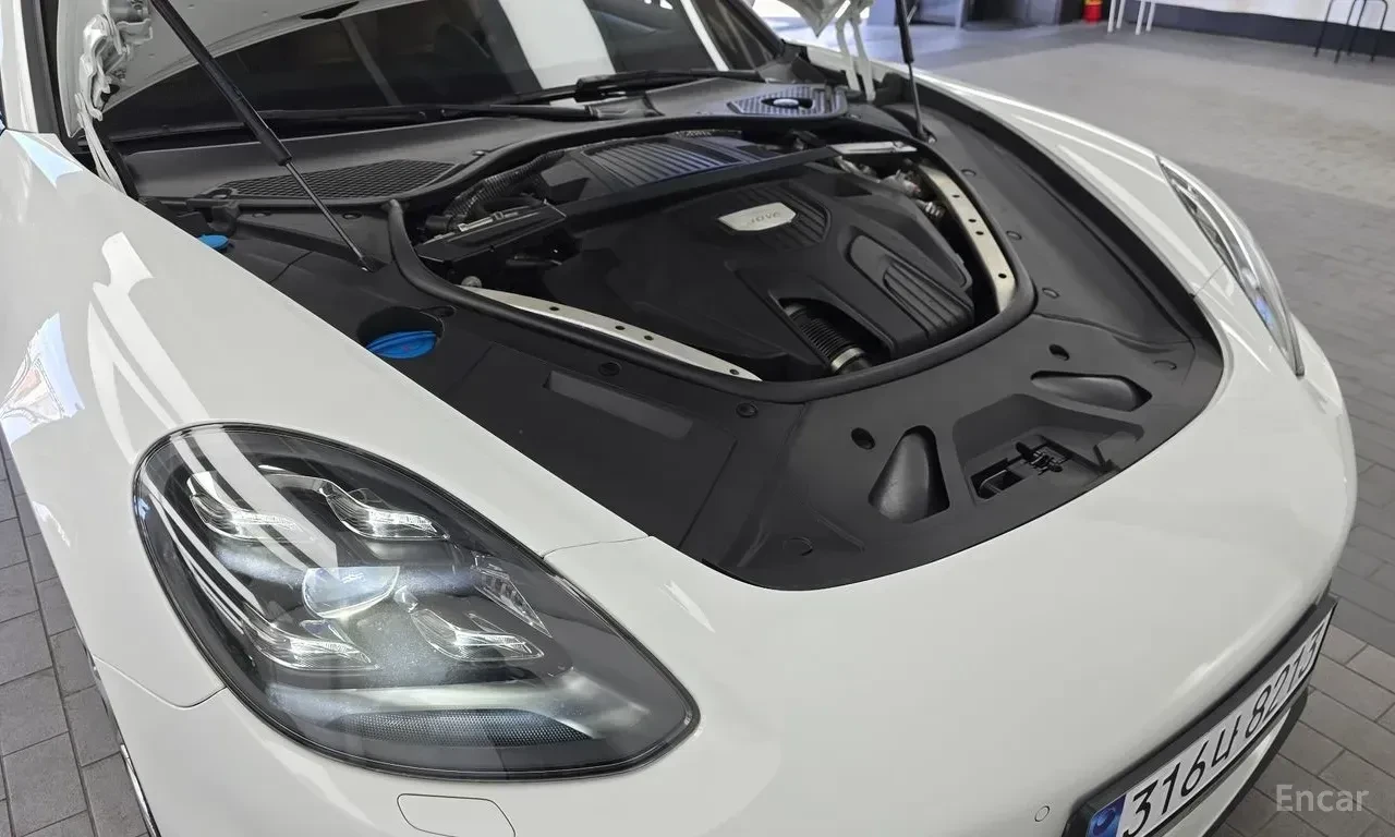 Porsche Panamera 971 3.0 AWD| V6| AWD| LED| NAVI| KAMERA| PDK, снимка 15 - Автомобили и джипове - 55145787