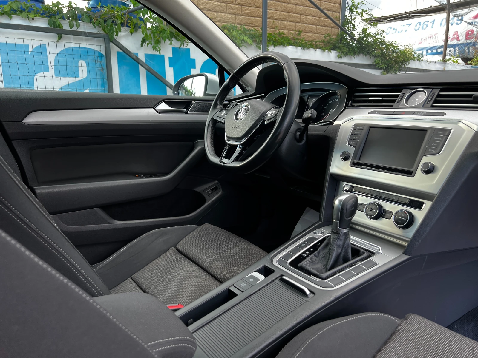 VW Passat 1.6TDI NAVI/LED/EURO-6B/ТОП, снимка 14 - Автомобили и джипове - 55267625