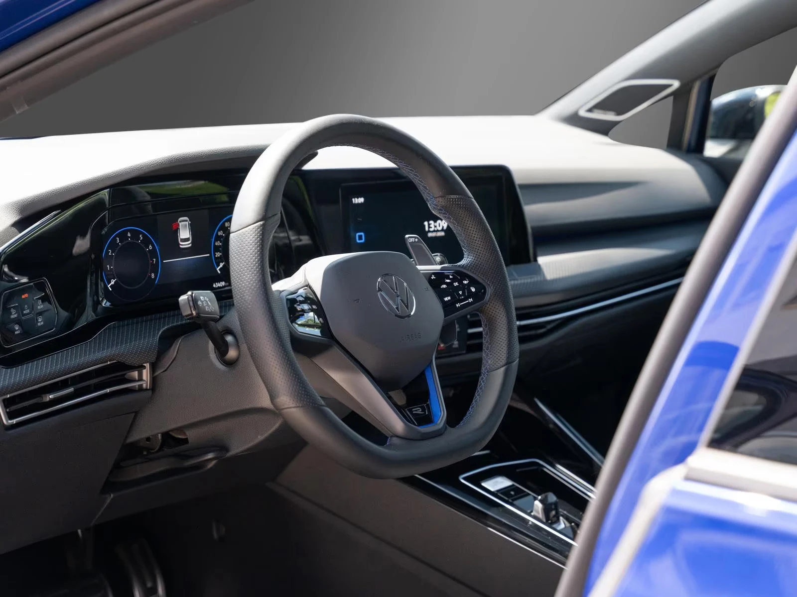 VW Golf R PERFORMANCE/320HP/H&K/4X4DSG/PANO/CAM/627z, снимка 8 - Автомобили и джипове - 55380029