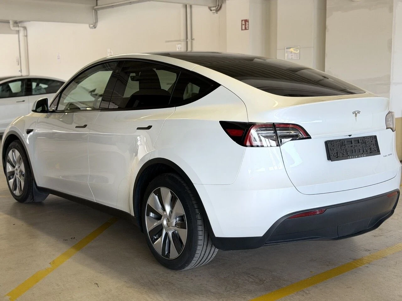 Tesla Model Y LR AWD 2023 Berlin, снимка 4 - Автомобили и джипове - 55803331
