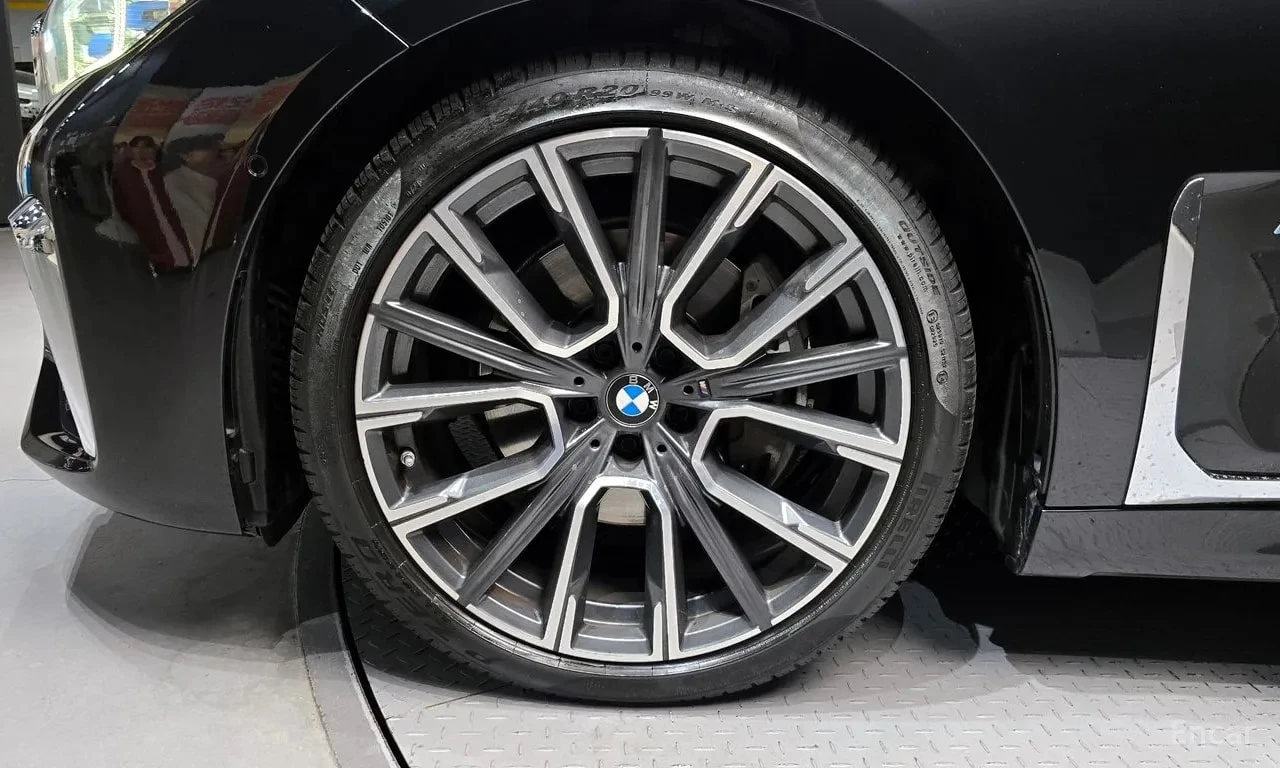 BMW 730 * 730d xDrive M Sport* АВТОКРЕДИТ* , снимка 5 - Автомобили и джипове - 55977692