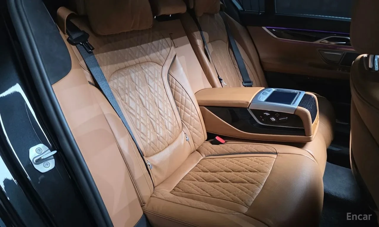 BMW 730 * 730d xDrive M Sport* АВТОКРЕДИТ* , снимка 11 - Автомобили и джипове - 55977692
