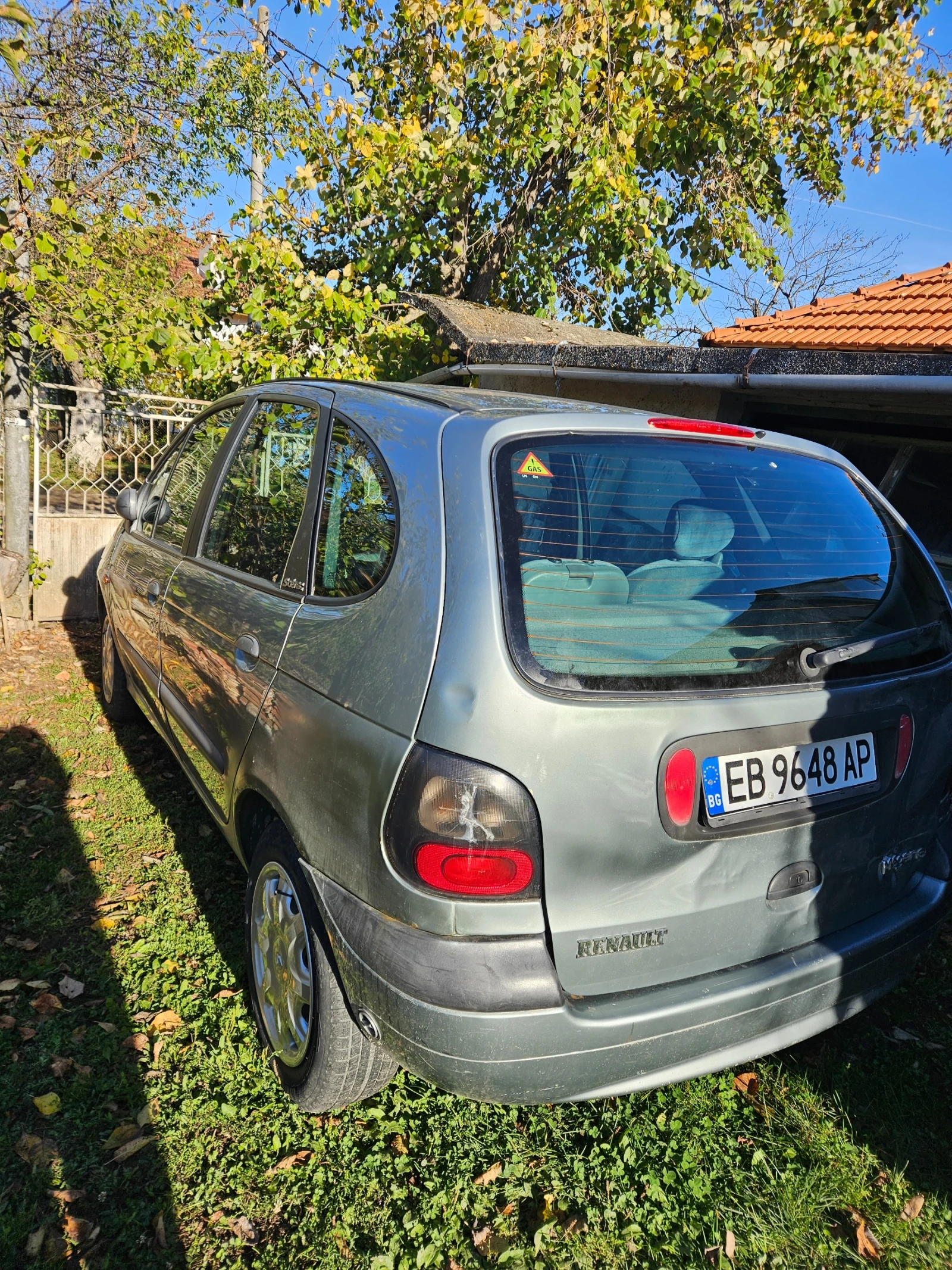 Renault Scenic 1.6e, снимка 11 - Автомобили и джипове - 56648581