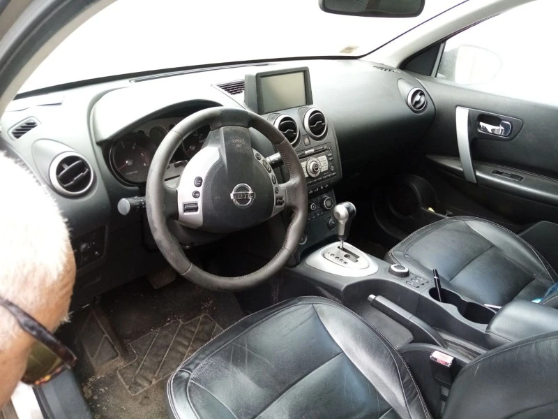 Nissan Qashqai Автоматик, снимка 3 - Автомобили и джипове - 45944321