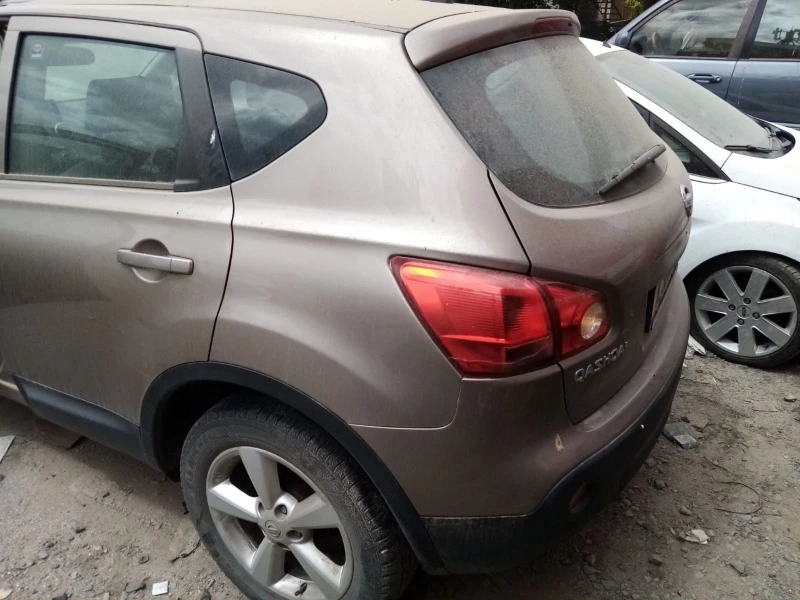 Nissan Qashqai Автоматик, снимка 6 - Автомобили и джипове - 45944321