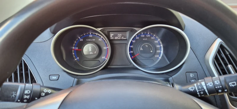 Hyundai IX35 1.7 CRDi (115 Hp), снимка 14 - Автомобили и джипове - 47259874