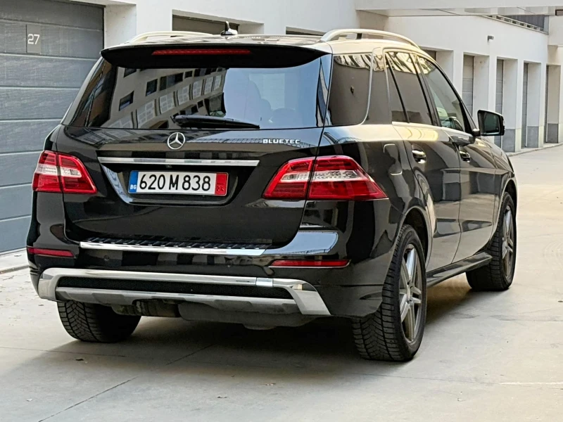 Mercedes-Benz ML 350 MERCEDES ML350d AMG* Distronic* Panorama* CAM* Hea, снимка 9 - Автомобили и джипове - 48126321