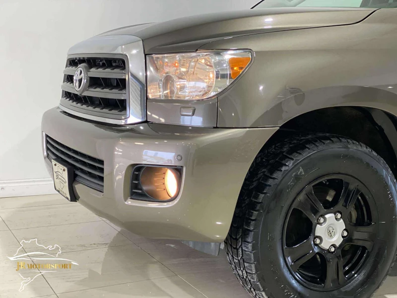 Toyota Sequoia SR5 4x4, снимка 4 - Автомобили и джипове - 53177240