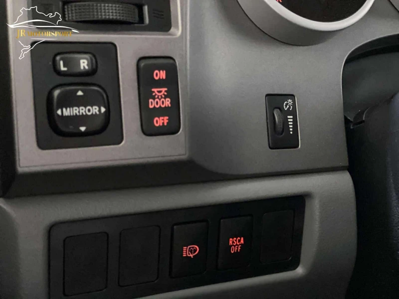 Toyota Sequoia SR5 4x4, снимка 6 - Автомобили и джипове - 53177240