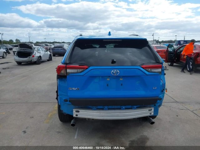 Toyota Rav4 LE, снимка 5 - Автомобили и джипове - 48238963