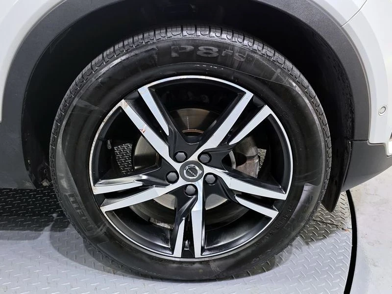 Volvo XC40 * T4* R-Design* 2Ключа* ЦенадоБГ* , снимка 5 - Автомобили и джипове - 55584004