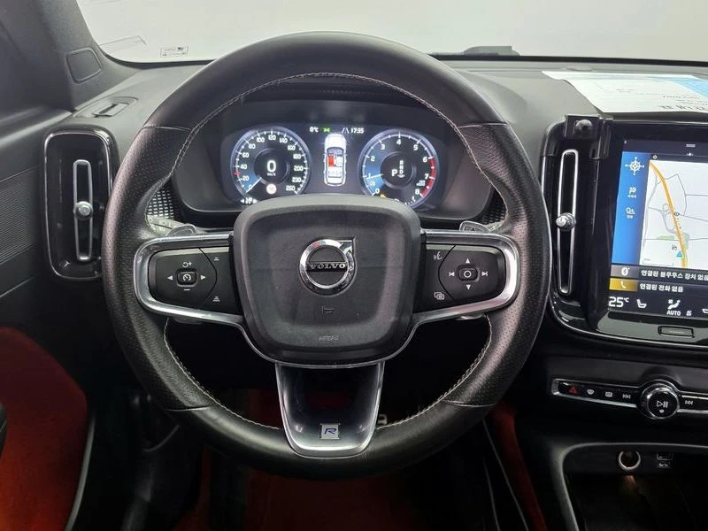 Volvo XC40 * T4* R-Design* 2Ключа* ЦенадоБГ* , снимка 12 - Автомобили и джипове - 55584004