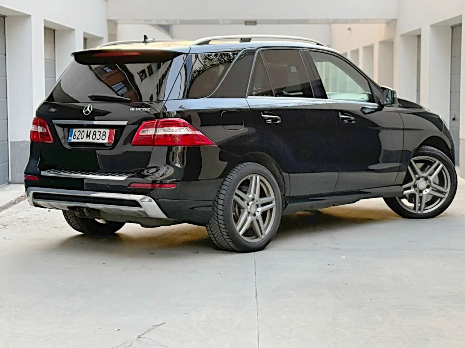 Mercedes-Benz ML 350 MERCEDES ML350d AMG* Distronic* Panorama* CAM* Hea - изображение 5