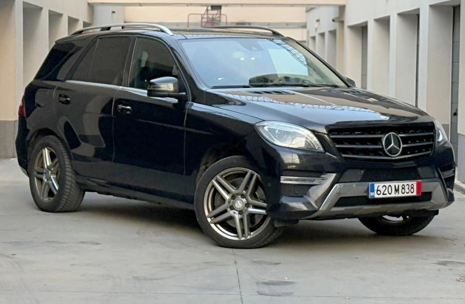 Mercedes-Benz ML 350 MERCEDES ML350d AMG* Distronic* Panorama* CAM* Hea - изображение 2