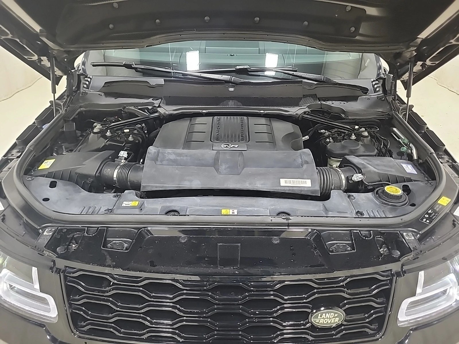 Land Rover Range Rover Sport SVR * * CARFAX * *   * *  | Mobile.bg   6