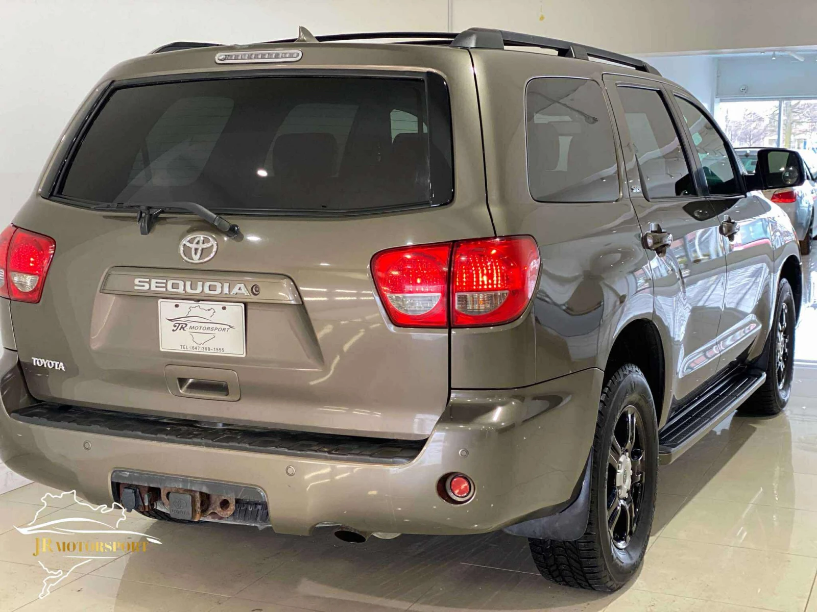 Toyota Sequoia SR5 4x4 - изображение 5