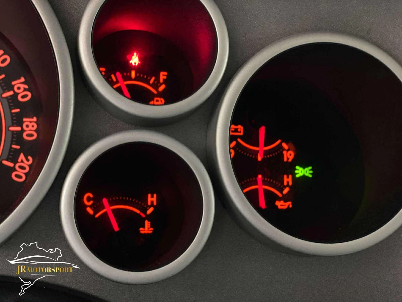 Toyota Sequoia SR5 4x4 - изображение 10