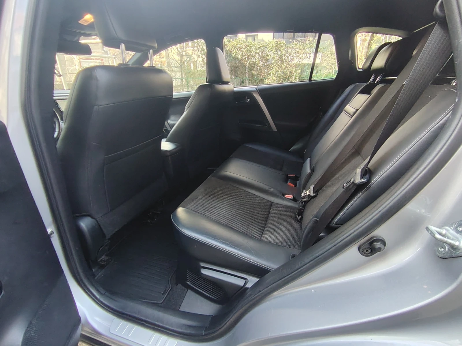 Toyota Rav4 Executive 4x4, снимка 14 - Автомобили и джипове - 53974800