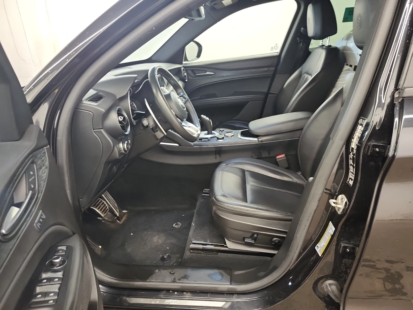 Alfa Romeo Stelvio SPRINT * Blind Spot * CARFAX * АВТО КРЕДИТ * , снимка 10 - Автомобили и джипове - 54825790