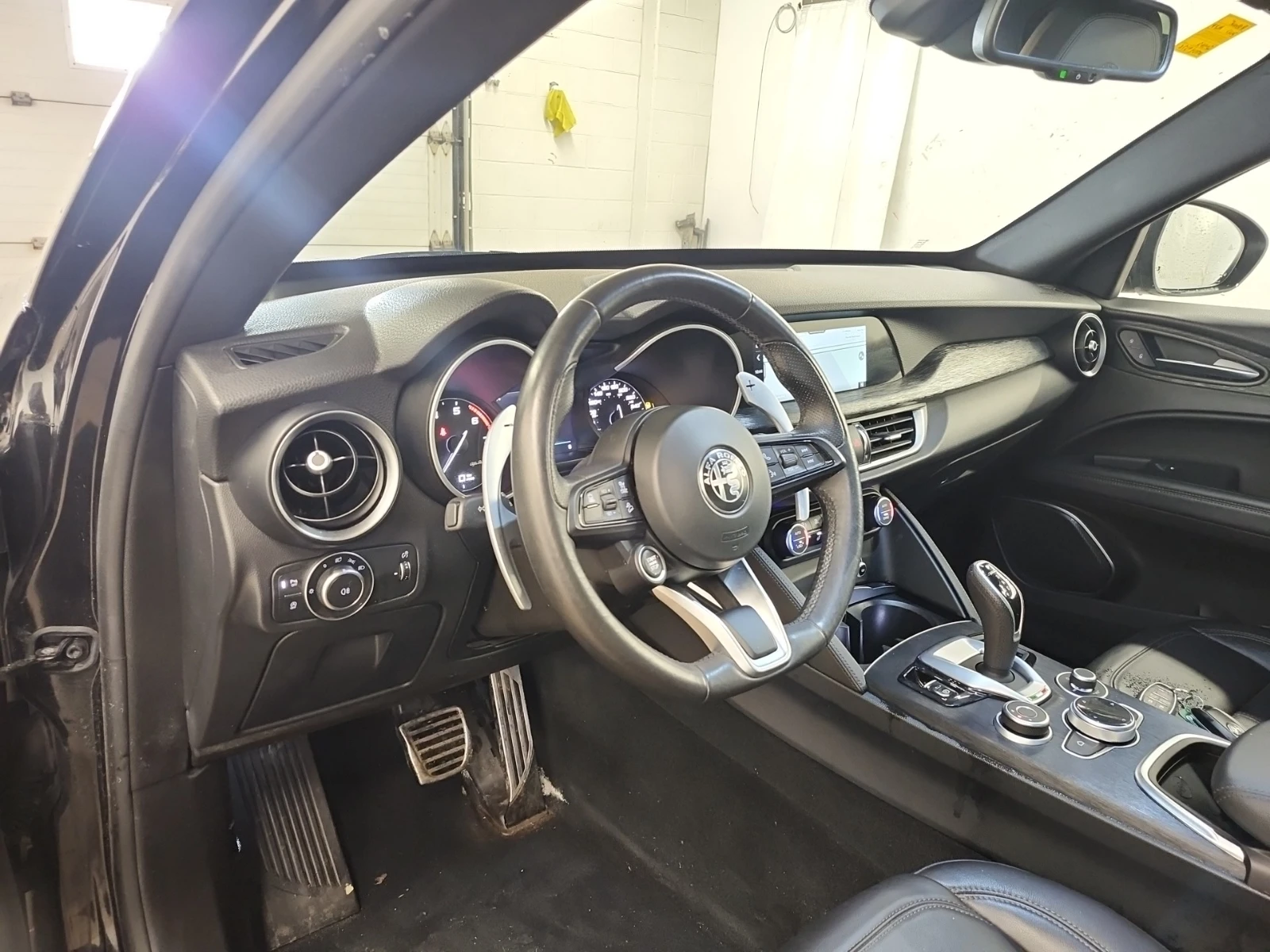 Alfa Romeo Stelvio SPRINT * Blind Spot * CARFAX * АВТО КРЕДИТ * , снимка 11 - Автомобили и джипове - 54825790