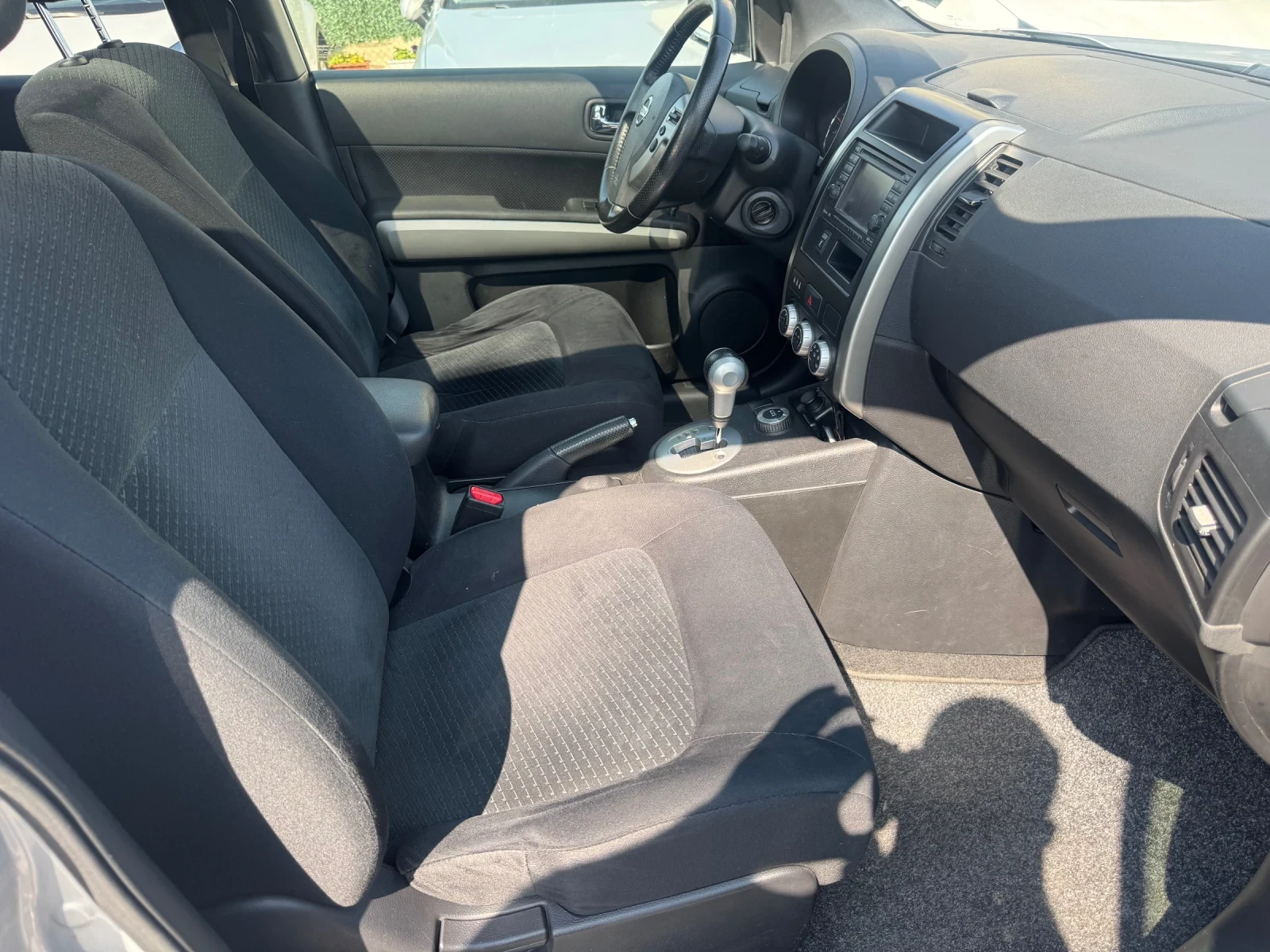 Nissan X-trail 4х4* ПАНОРАМА* КАМЕРИ 360* NAVI* 8.2014* LED* 2.0d, снимка 15 - Автомобили и джипове - 55435857