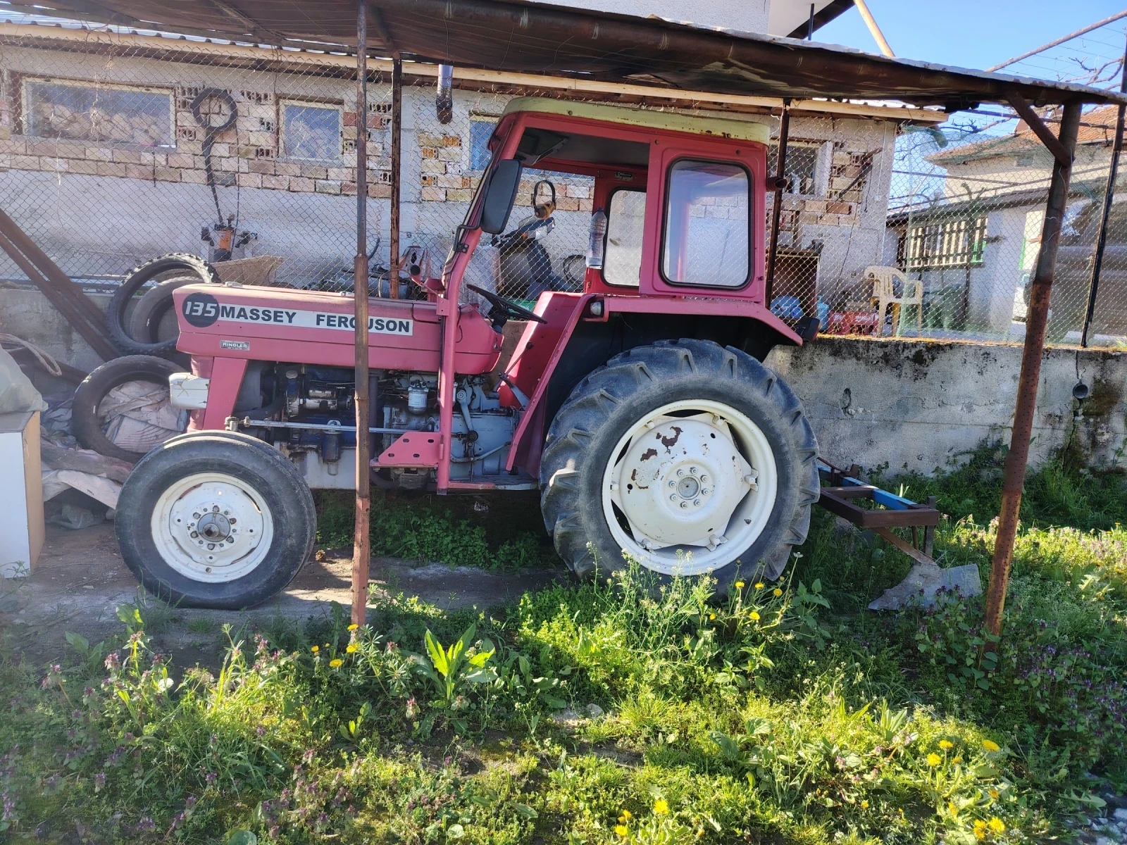 Трактор Massey