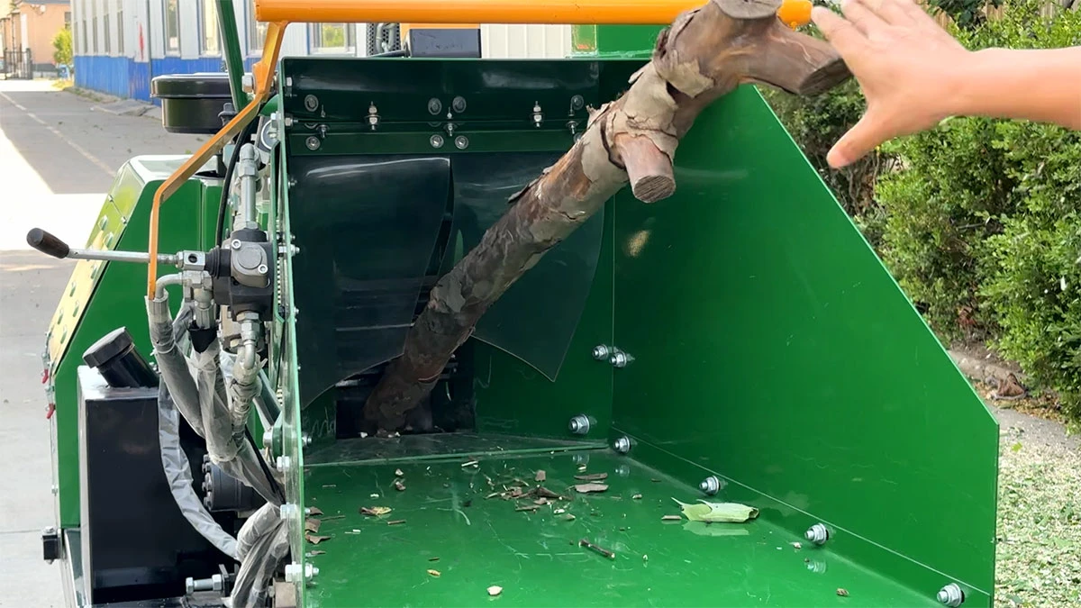 Други специализирани машини Друга Нова Самоходна дробилка на клони FOR - изображение 5