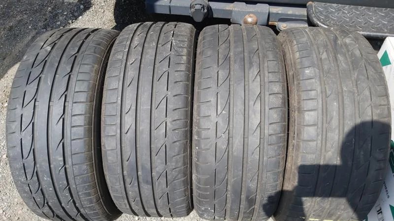 Гуми Летни 225/40R18, снимка 1 - Гуми и джанти - 29340732