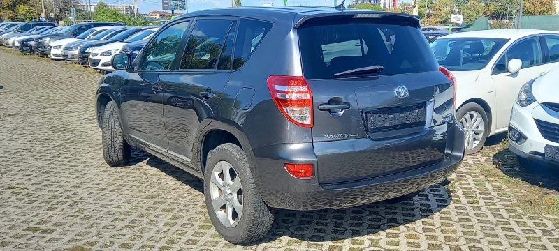 Toyota Rav4 4Х4 FULL LUXURY СЕРВИЗ КНИЖК ИЗКЛЮЧИТЕЛА РЕАЛНИ КМ, снимка 4 - Автомобили и джипове - 17234440