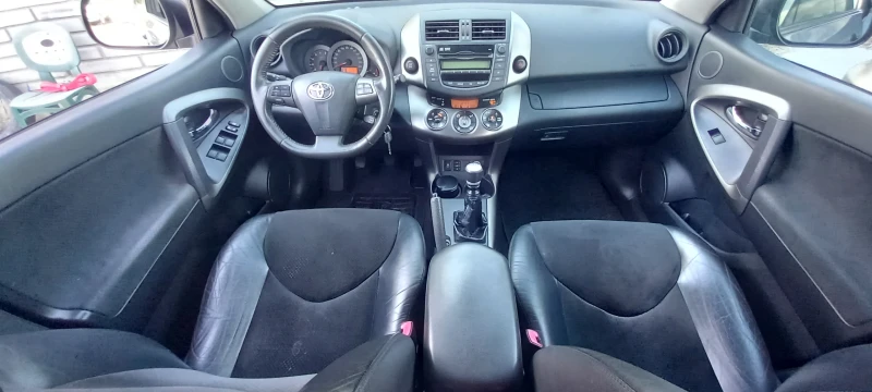 Toyota Rav4 4Х4 FULL LUXURY СЕРВИЗ КНИЖК ИЗКЛЮЧИТЕЛА РЕАЛНИ КМ, снимка 10 - Автомобили и джипове - 17234440