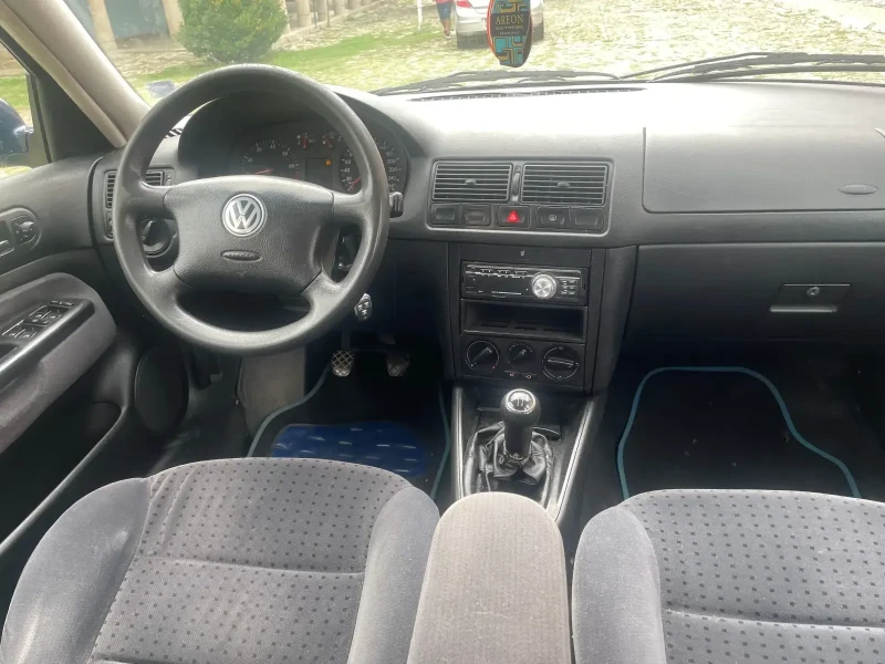 VW Golf 1.6i 101k.s., снимка 13 - Автомобили и джипове - 47230368