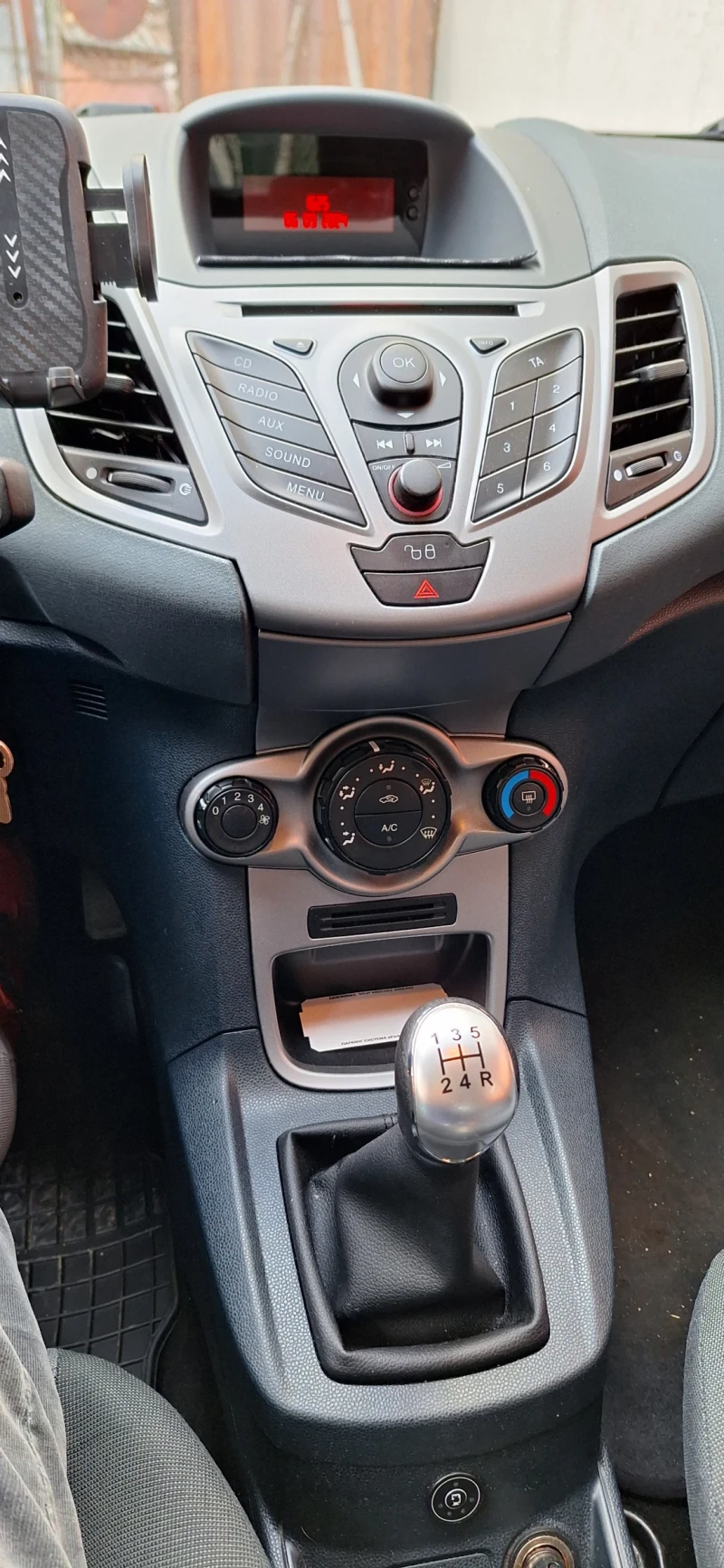 Ford Fiesta, снимка 4 - Автомобили и джипове - 47286160