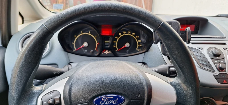 Ford Fiesta, снимка 8 - Автомобили и джипове - 47286160