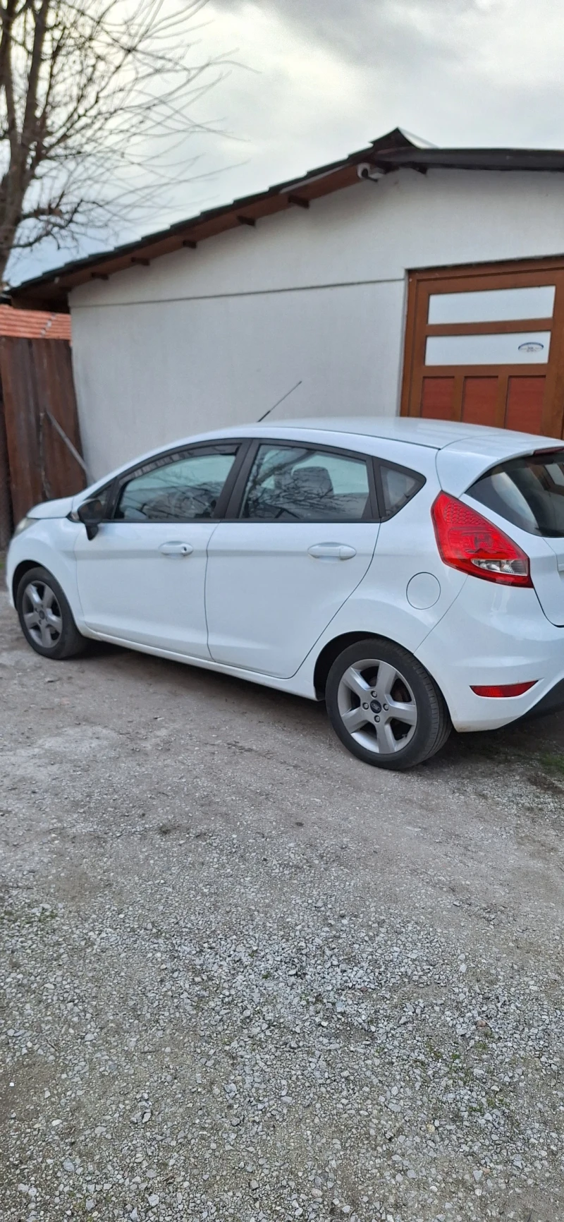 Ford Fiesta, снимка 2 - Автомобили и джипове - 47286160