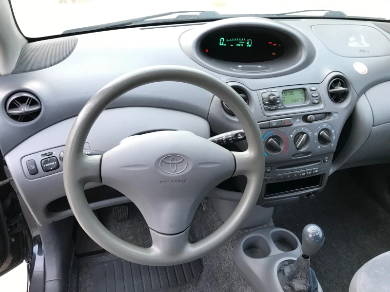 Toyota Yaris 1, 0ben.79х.кл., снимка 15 - Автомобили и джипове - 48711274